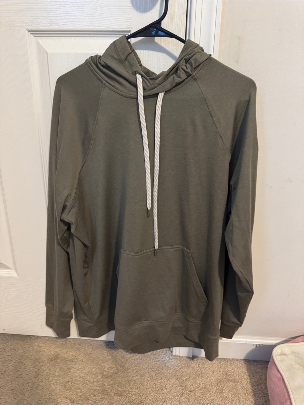 Vuori Olive Green Women's Pullover Hoodie
